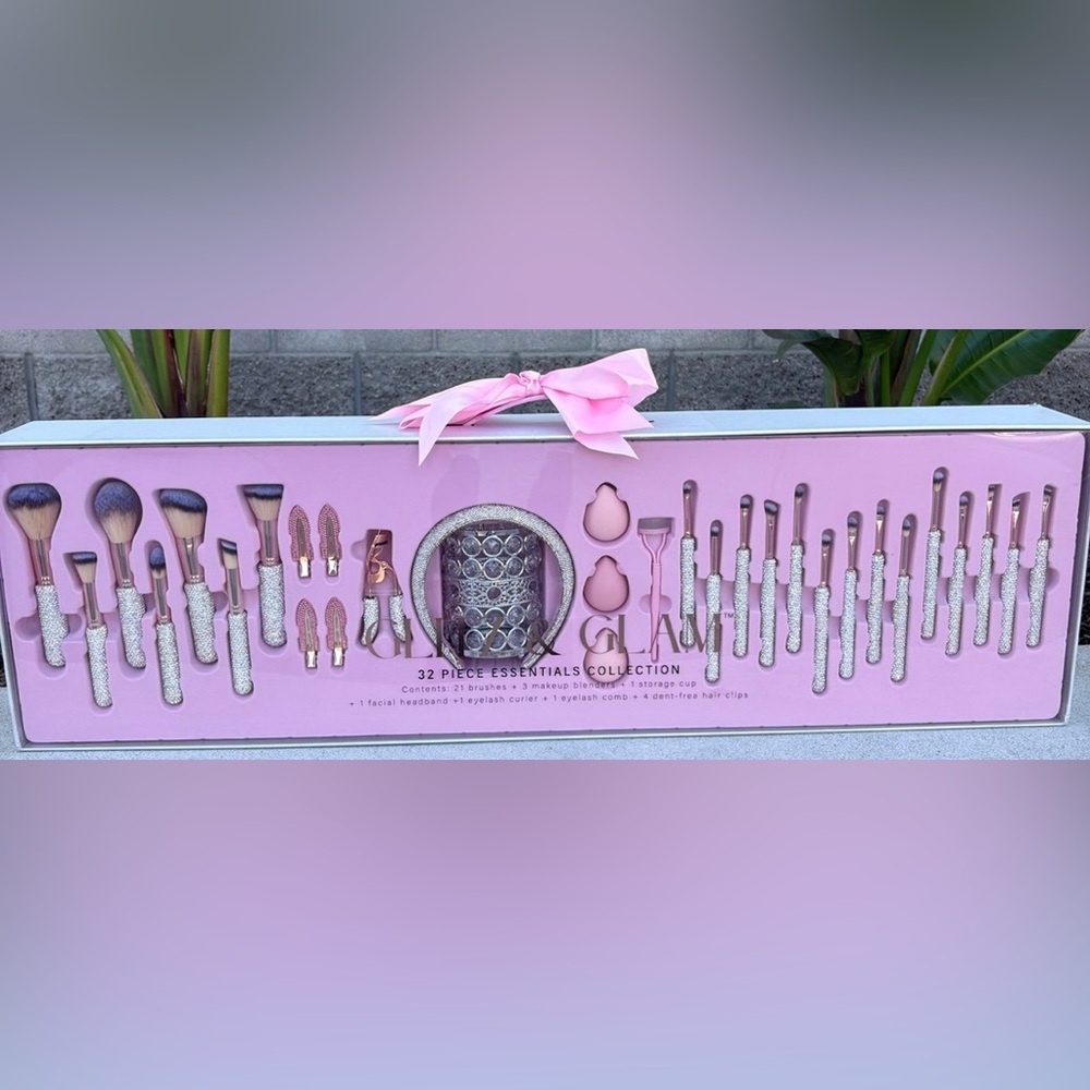 New Viral Glitz & Glam Makeup brush set! Silver with bling headband!